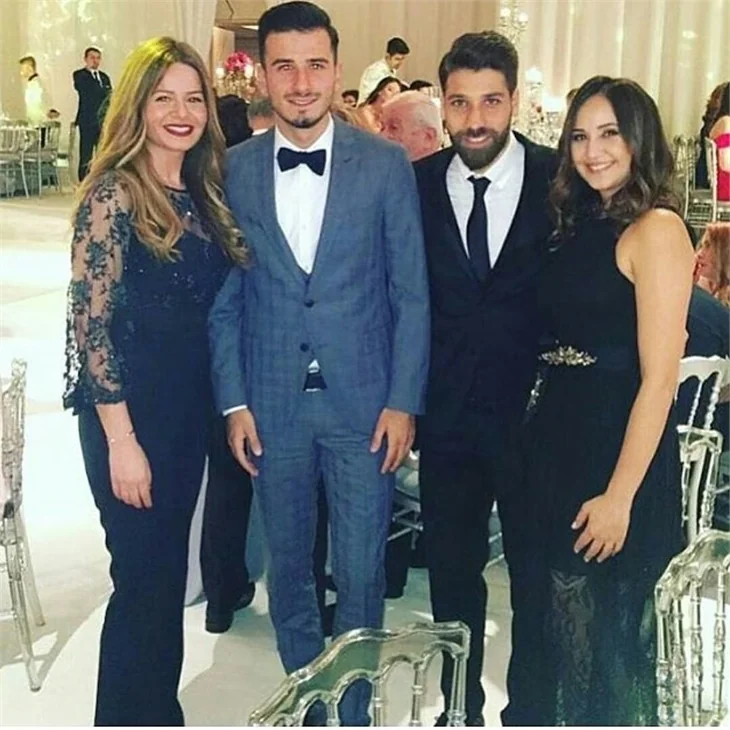 Beşiktaşlı futbolcu Cenk Tosun'un düğününe ünlü akını