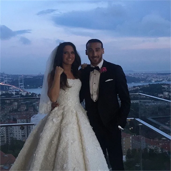 Beşiktaşlı futbolcu Cenk Tosun'un düğününe ünlü akını