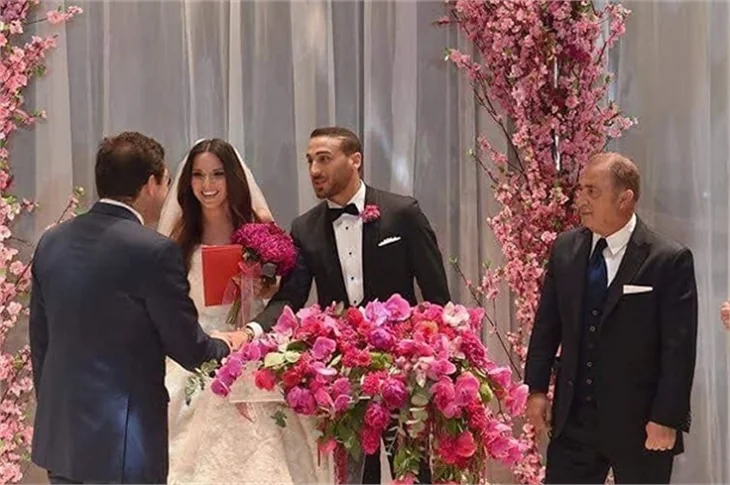 Beşiktaşlı futbolcu Cenk Tosun'un düğününe ünlü akını