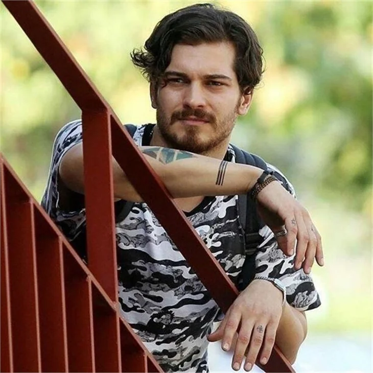 Çağatay Ulusoy'ın yeni dizisi hakkındaki tüm detaylar