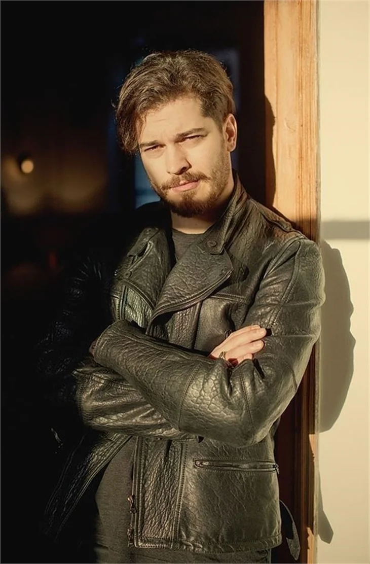Çağatay Ulusoy'ın yeni dizisi hakkındaki tüm detaylar