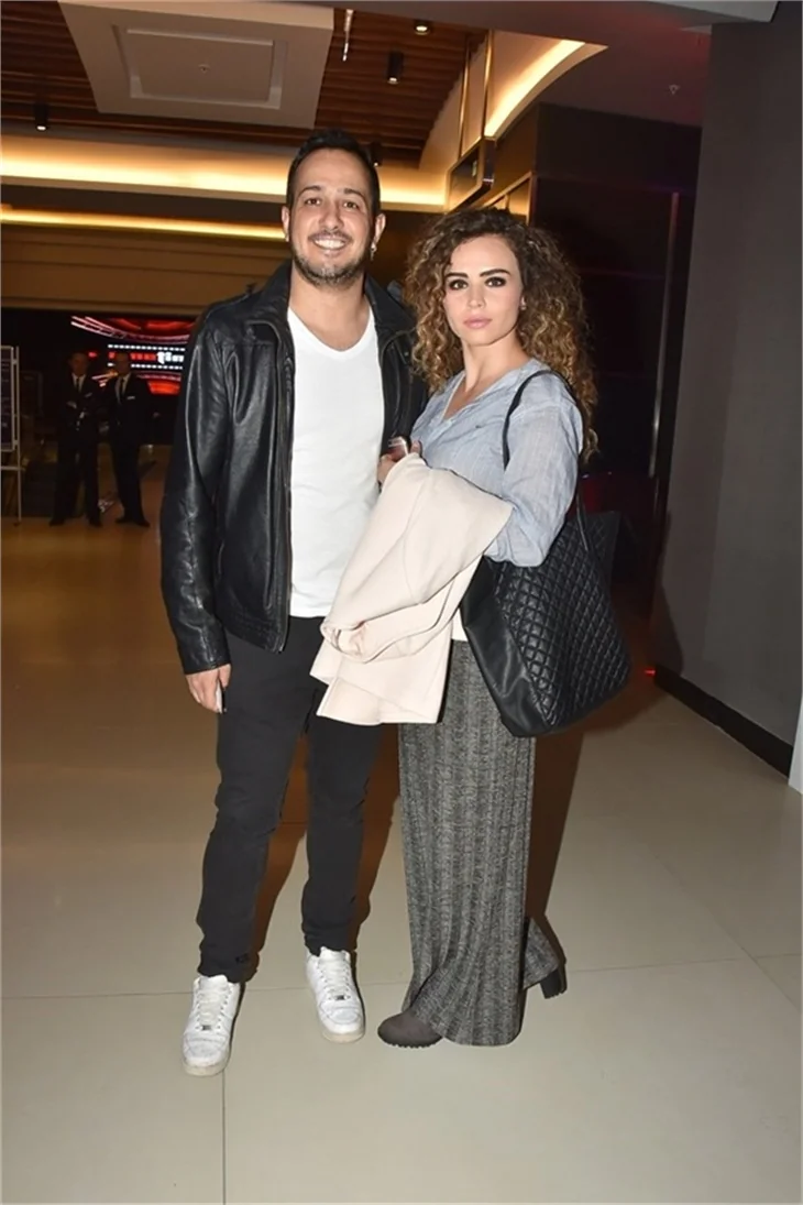 5 Dakkada Değişir Bütün İşler filminin galasında aşıklar geçidi