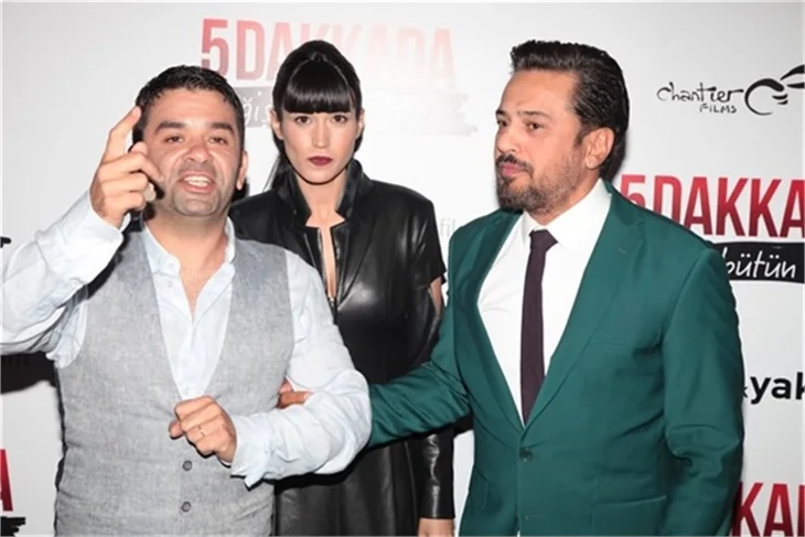 5 Dakkada Değişir Bütün İşler filminin galasında aşıklar geçidi