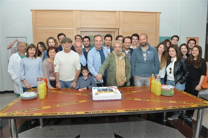 Arka Sokaklar'da 400. bölüm kutlaması!