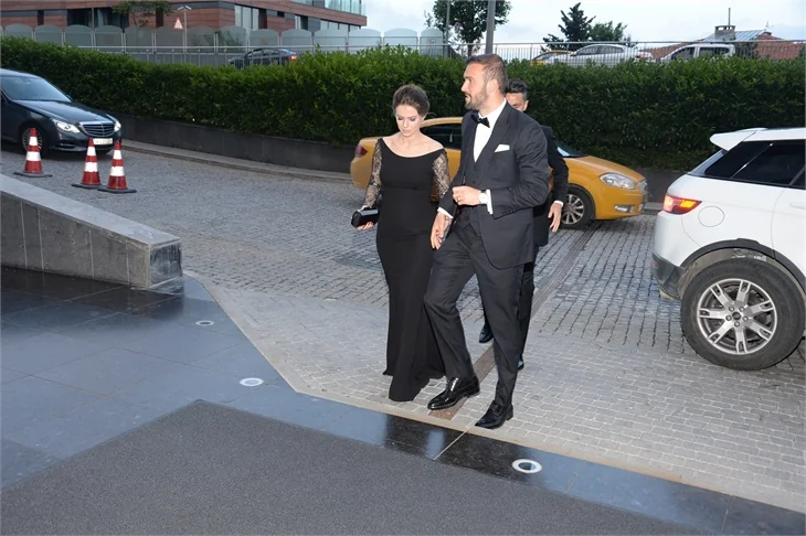 Cenk Tosun dünya evine girdi!