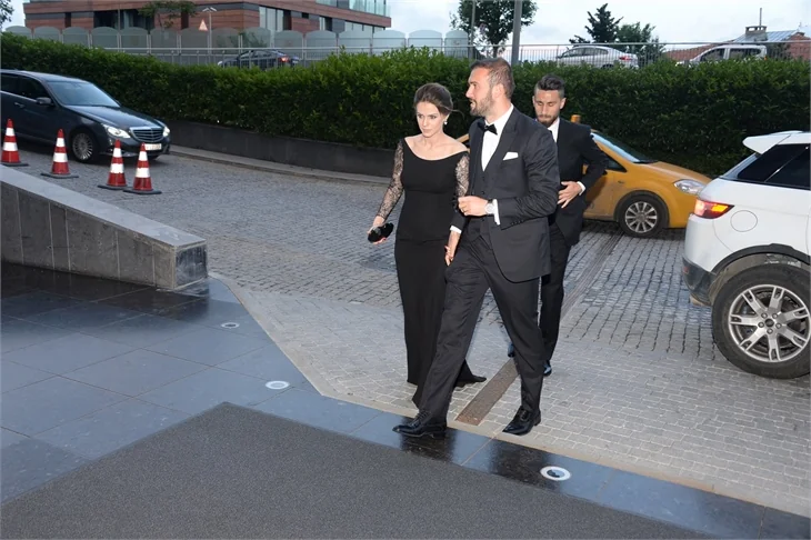 Cenk Tosun dünya evine girdi!