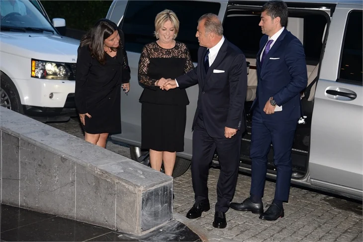 Cenk Tosun dünya evine girdi!