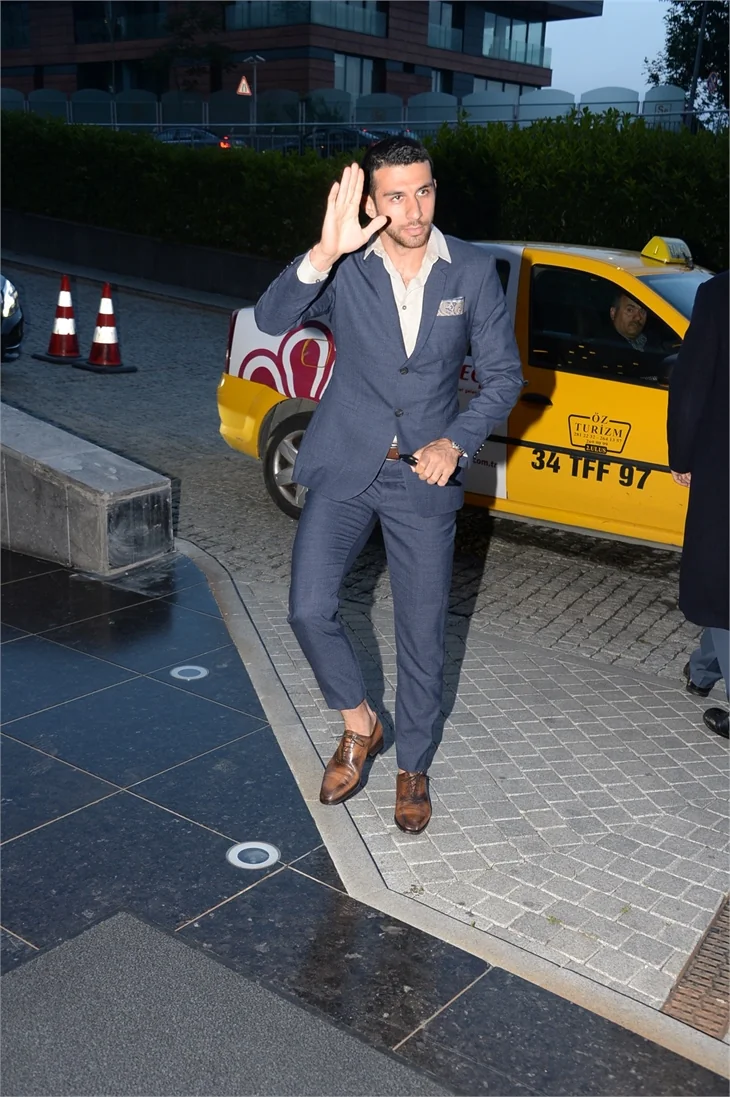 Cenk Tosun dünya evine girdi!