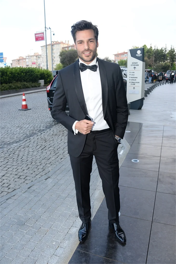 Cenk Tosun dünya evine girdi!