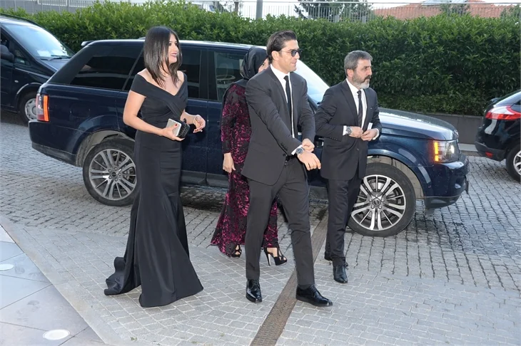 Cenk Tosun dünya evine girdi!