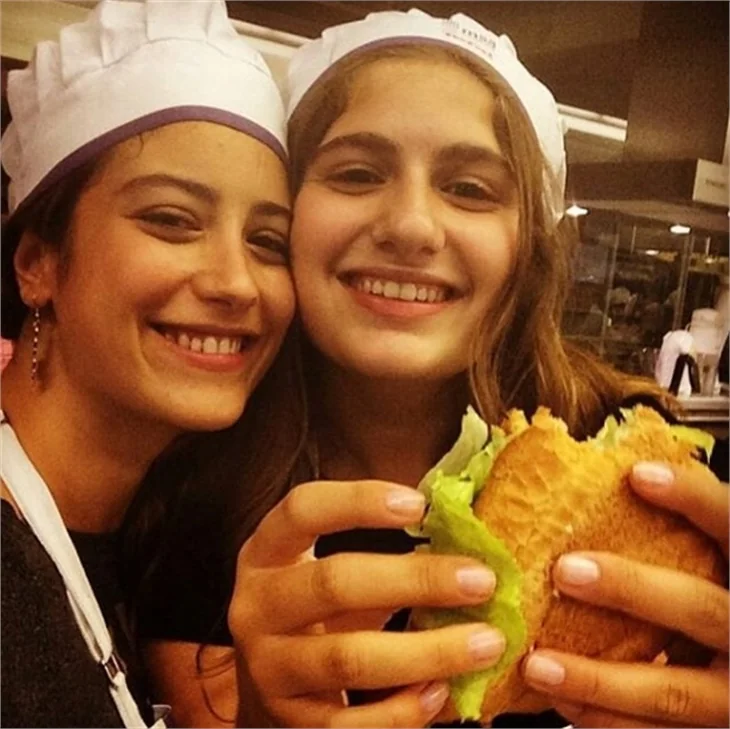 Hazal Kaya, Etiler'de restoran açacak!