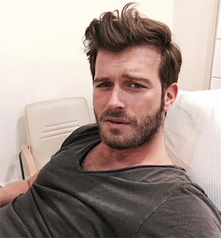 Kıvanç Tatlıtuğ yeni dizinin müjdesini verdi