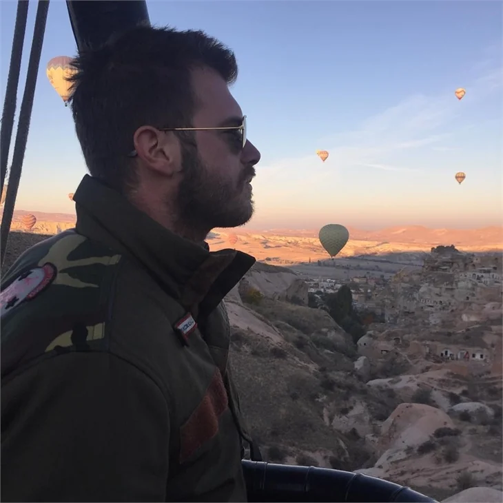 Kıvanç Tatlıtuğ yeni dizinin müjdesini verdi