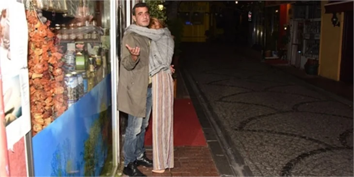 Sinirini eşinden çıkardı!