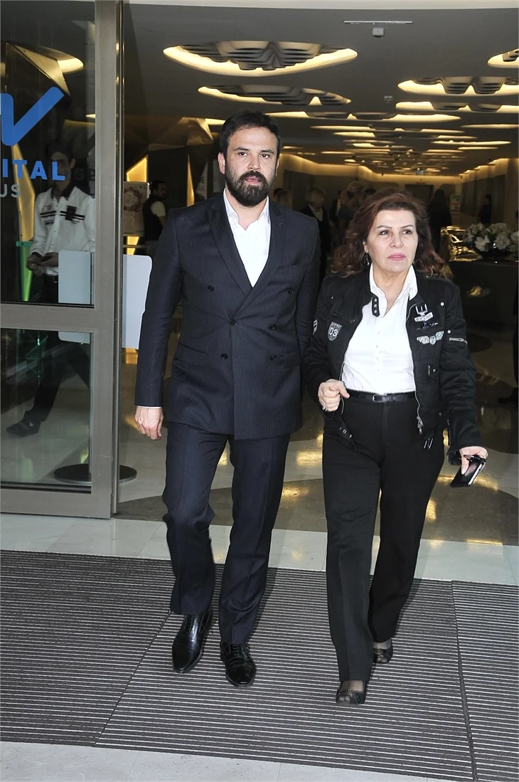 Ünlü isimler Oya Aydoğan için hastaneye akın etti!