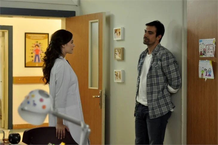 Kördüğüm 19. yeni bölümde Ali Nejat, Naz'a evlenme teklif ediyor