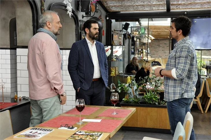 Kördüğüm 19. yeni bölümde Ali Nejat, Naz'a evlenme teklif ediyor