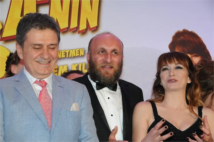 ‘Oflu Hocanın Şifresi 2, filminin galası yapıldı!