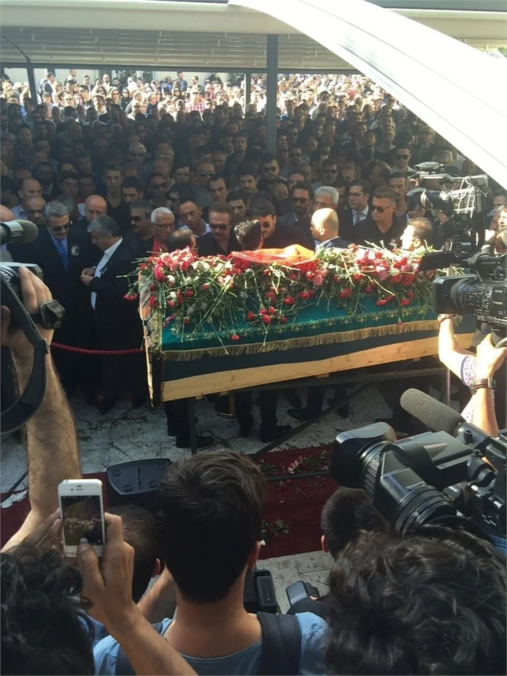 Oya Aydoğan son yolculuğuna uğurlandı!