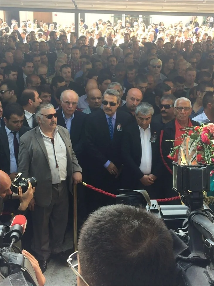 Oya Aydoğan son yolculuğuna uğurlandı!