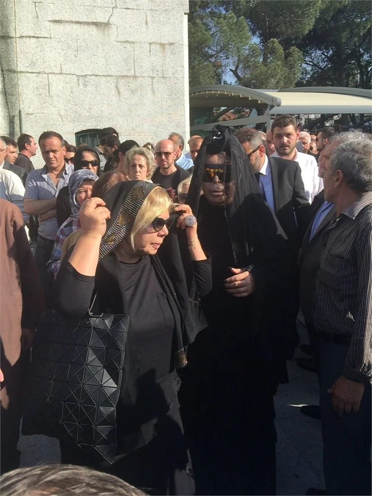 Oya Aydoğan son yolculuğuna uğurlandı!