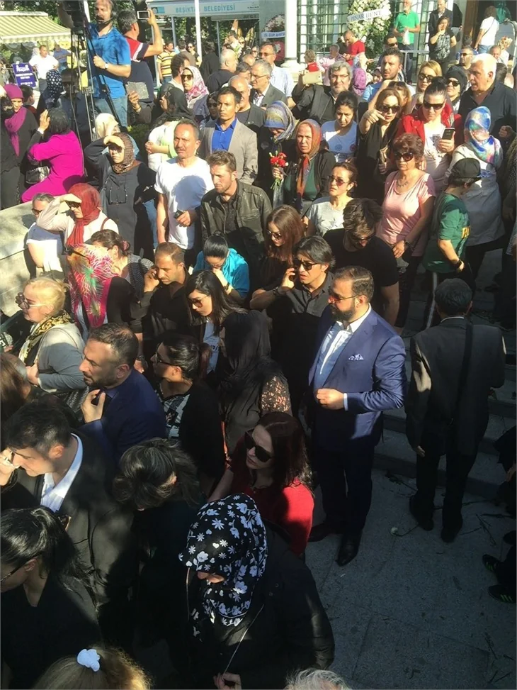 Oya Aydoğan son yolculuğuna uğurlandı!