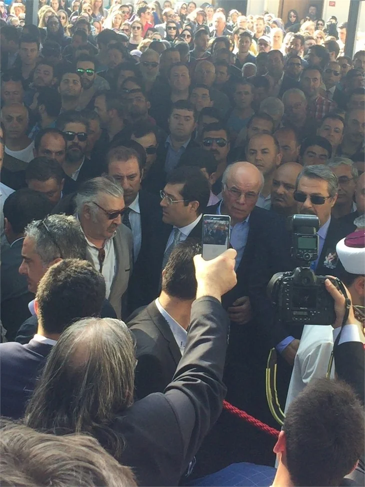 Oya Aydoğan son yolculuğuna uğurlandı!