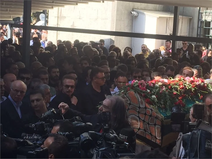 Oya Aydoğan son yolculuğuna uğurlandı!