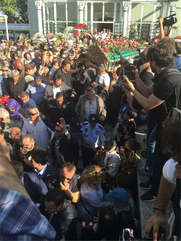 Oya Aydoğan son yolculuğuna uğurlandı!