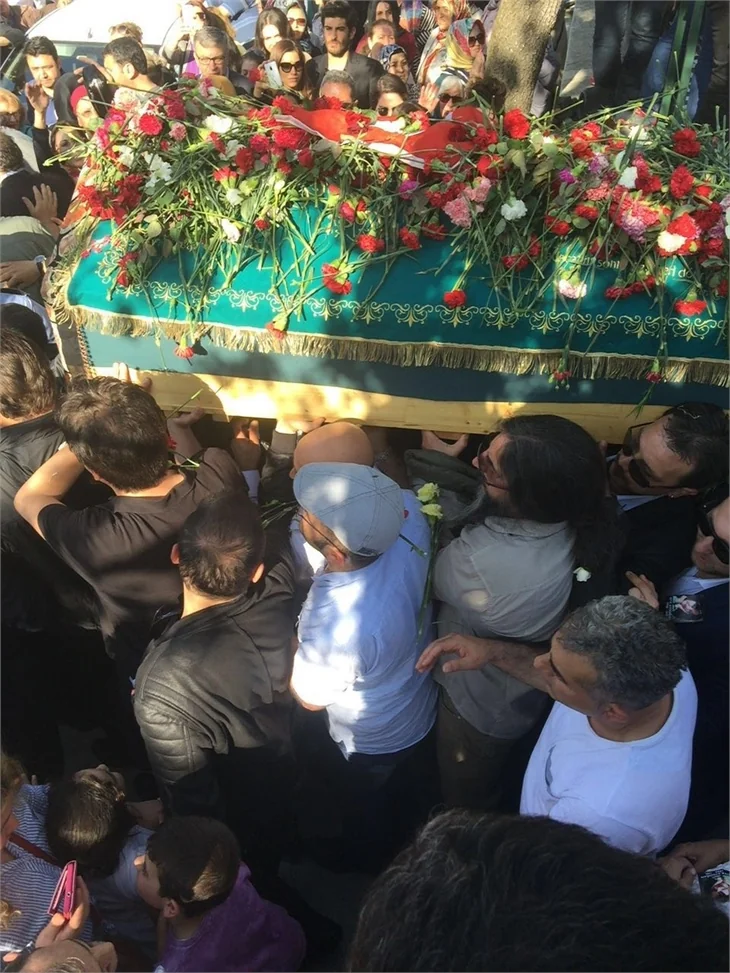 Oya Aydoğan son yolculuğuna uğurlandı!