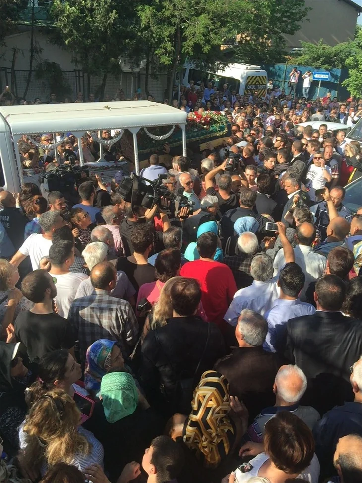 Oya Aydoğan son yolculuğuna uğurlandı!