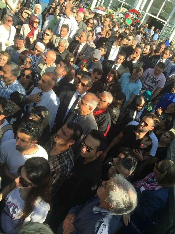 Oya Aydoğan son yolculuğuna uğurlandı!