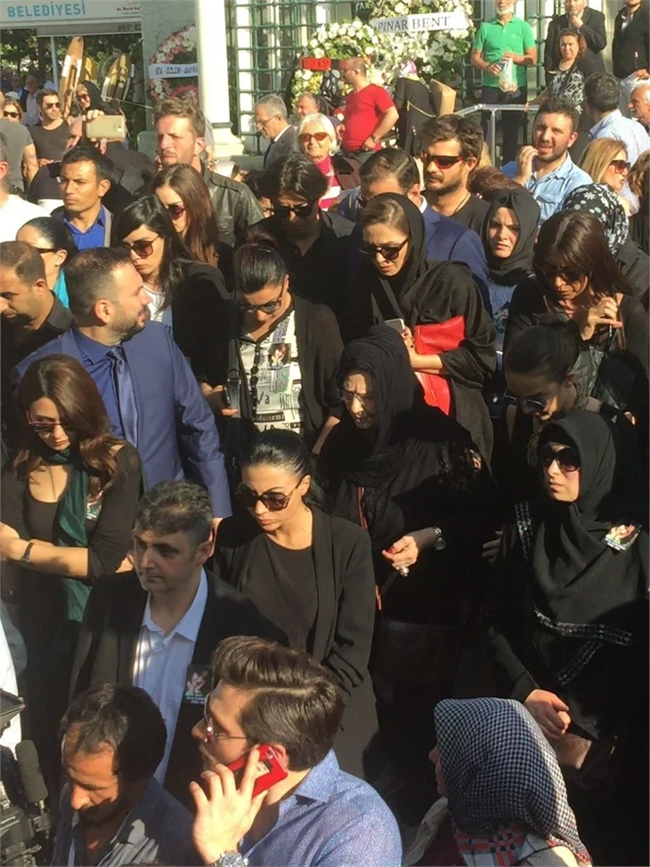 Oya Aydoğan son yolculuğuna uğurlandı!