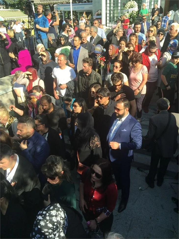 Oya Aydoğan son yolculuğuna uğurlandı!