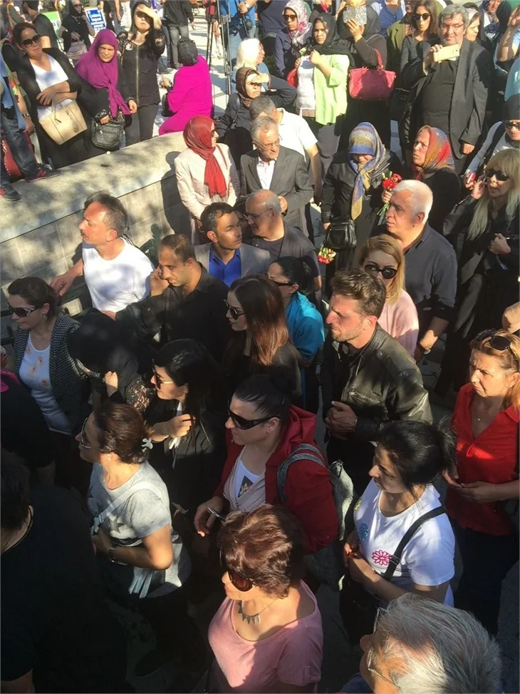 Oya Aydoğan son yolculuğuna uğurlandı!