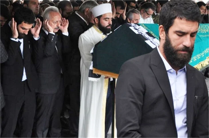 Arda Turan, Tahir Küçükel’i son yolculuğuna uğurladı