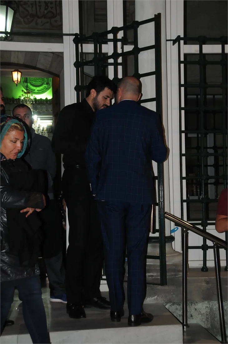 Merhum sanatçı Oya Aydoğan için camide Kuran okutuldu