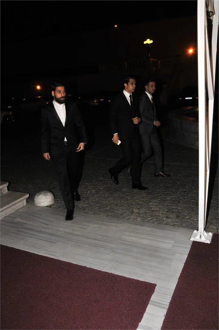 Semih Kaya ve Yasemen Saylar evlendi! Düğün ünlü akınına uğradı!