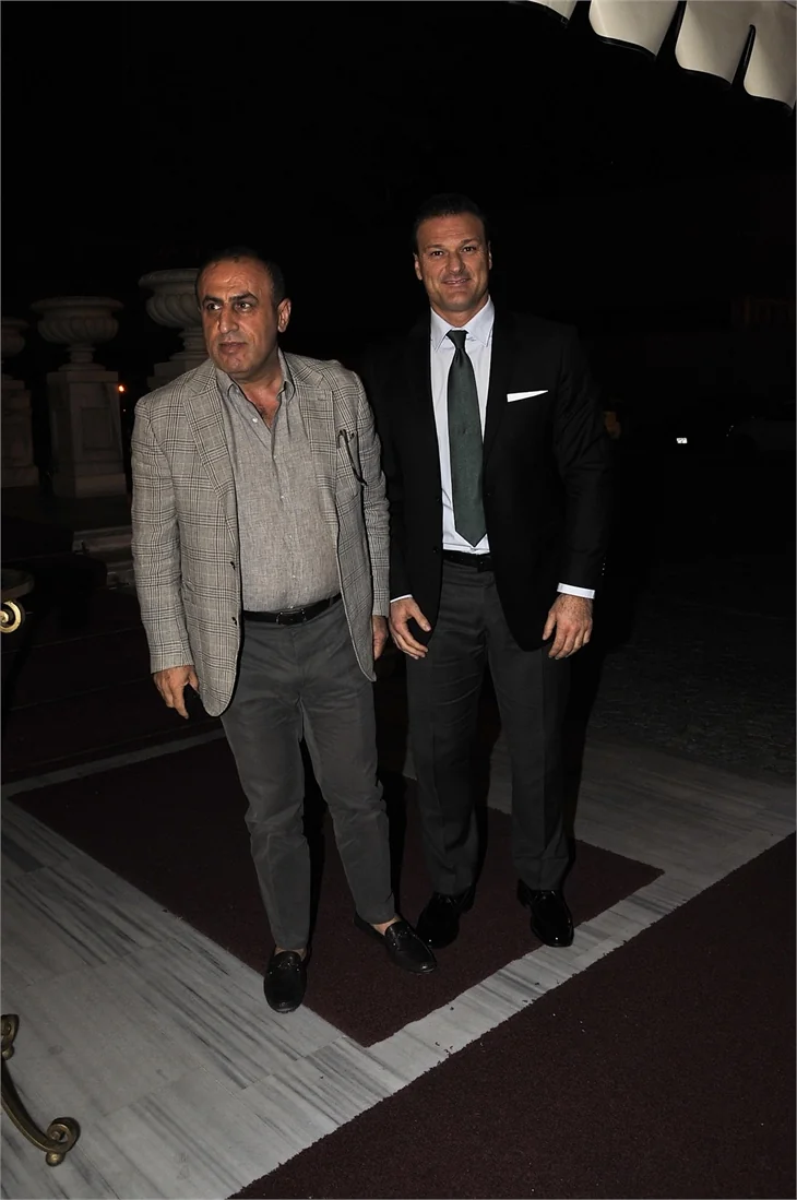 Semih Kaya ve Yasemen Saylar evlendi! Düğün ünlü akınına uğradı!