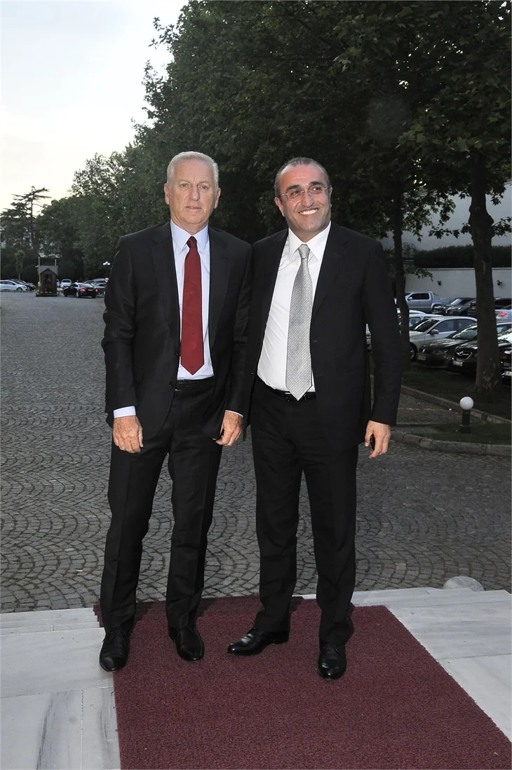 Semih Kaya ve Yasemen Saylar evlendi! Düğün ünlü akınına uğradı!