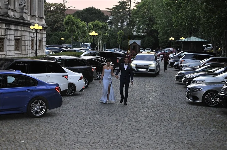 Semih Kaya ve Yasemen Saylar evlendi! Düğün ünlü akınına uğradı!