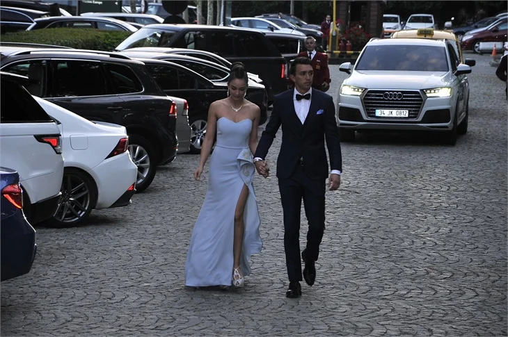 Semih Kaya ve Yasemen Saylar evlendi! Düğün ünlü akınına uğradı!