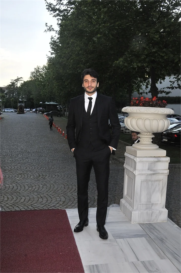 Semih Kaya ve Yasemen Saylar evlendi! Düğün ünlü akınına uğradı!