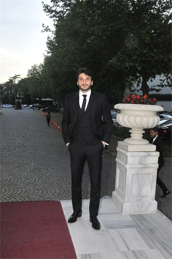 Semih Kaya ve Yasemen Saylar evlendi! Düğün ünlü akınına uğradı!