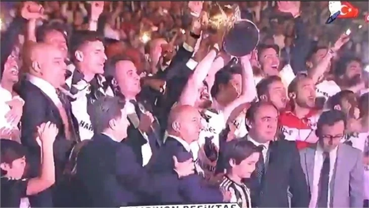 Beşiktaş şampiyonluk kupasına kavuştu!