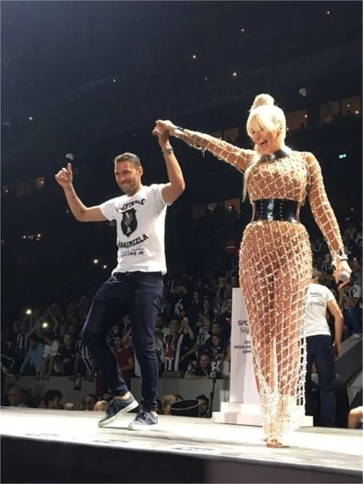 Jelena Karleusa şampiyonluk kutlamasında