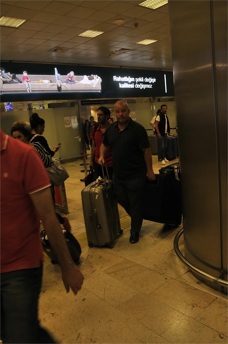 Tatil bitti! Ünlüler İstanbul'a döndü!