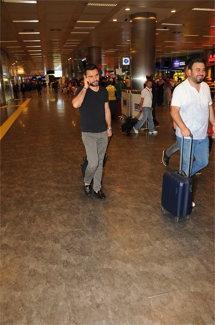 Tatil bitti! Ünlüler İstanbul'a döndü!