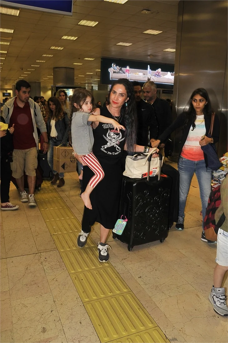 Tatil bitti! Ünlüler İstanbul'a döndü!