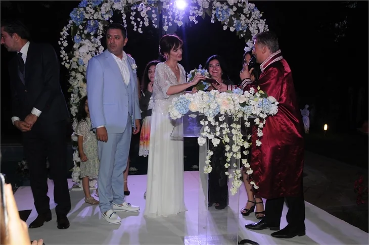 Kiralık Aşk’ın yıldızı evlendi!